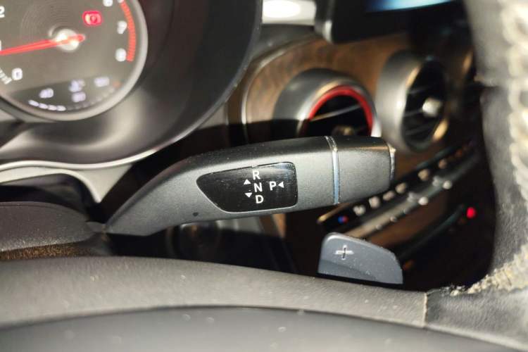 Used Mercedes-Benz GLC 2017 GLC 300 4MATIC Sport Edition Gear Lever