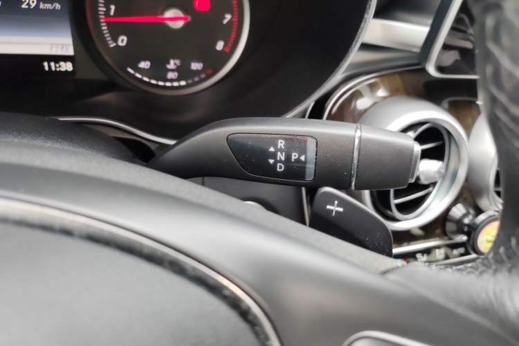Used Mercedes-Benz GLC 2017 GLC 260 4MATIC Dynamic Edition Gear Lever