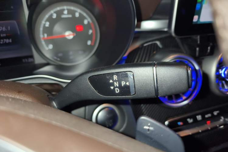Used Mercedes-Benz GLC 2017 GLC 260 4MATIC Luxury Model Gear Lever