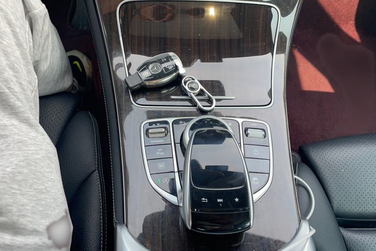Used Mercedes-Benz GLC 2017 GLC 260 4MATIC Dynamic Edition Gear Lever