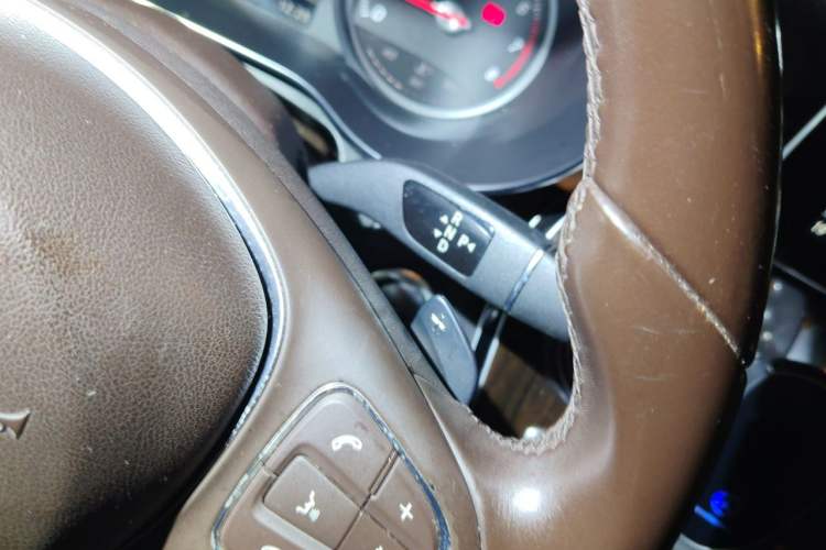 Used Mercedes-Benz GLC 2017 GLC 260 4MATIC Luxury Model Gear Lever
