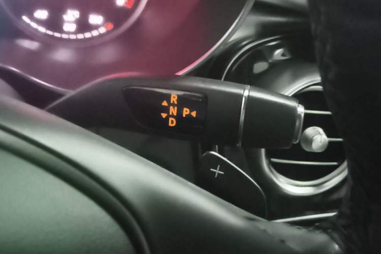 Used Mercedes-Benz GLC 2017 GLC 260 4MATIC Luxury Model Gear Lever