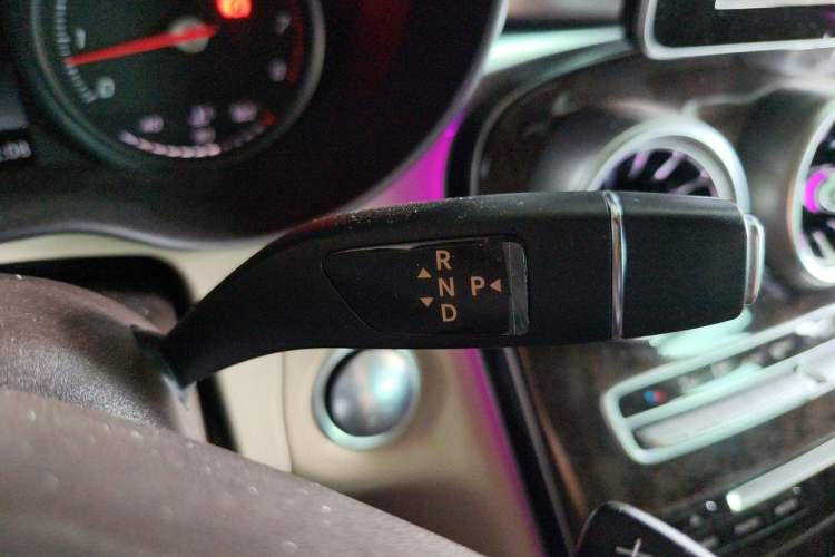Used Mercedes-Benz GLC 2017 GLC 260 4MATIC Luxury Model Gear Lever