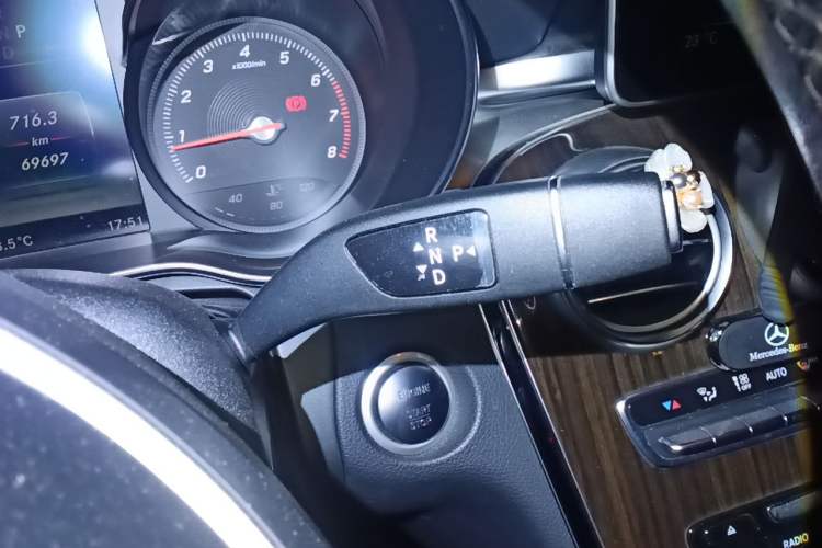 Used Mercedes-Benz GLC 2017 GLC 260 4MATIC Luxury Model Gear Lever