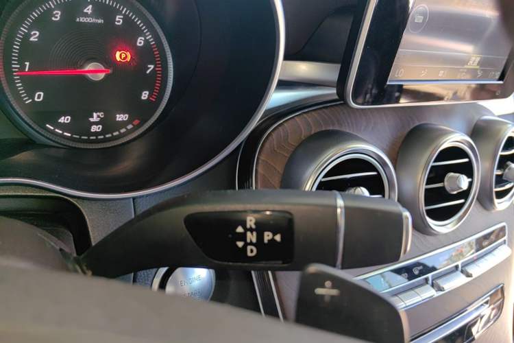 Used Mercedes-Benz GLC 2017 GLC 300 4MATIC Sport Edition Gear Lever