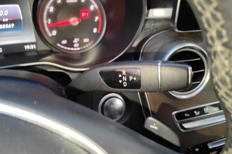 Used Mercedes-Benz GLC 2017 GLC 300 4MATIC Luxury Model Gear Lever