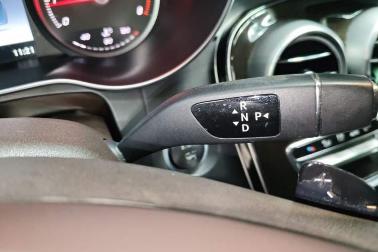 Used Mercedes-Benz GLC 2017 GLC 260 4MATIC Dynamic Edition Gear Lever