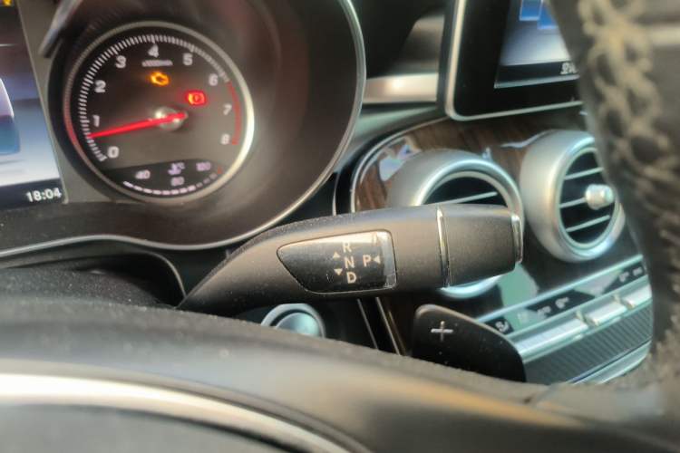 Used Mercedes-Benz GLC 2017 GLC 260 4MATIC Dynamic Edition Gear Lever