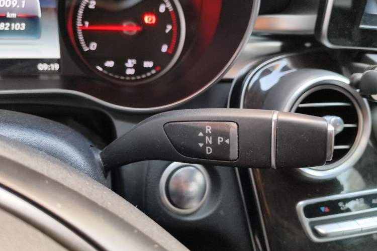 Used Mercedes-Benz GLC 2017 GLC 260 4MATIC Luxury Model Gear Lever