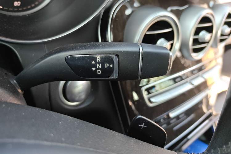 Used Mercedes-Benz GLC 2017 GLC 260 4MATIC Dynamic Edition Gear Lever