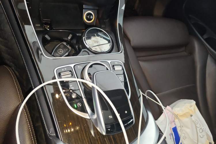 Used Mercedes-Benz GLC 2017 GLC 260 4MATIC Dynamic Edition Gear Lever