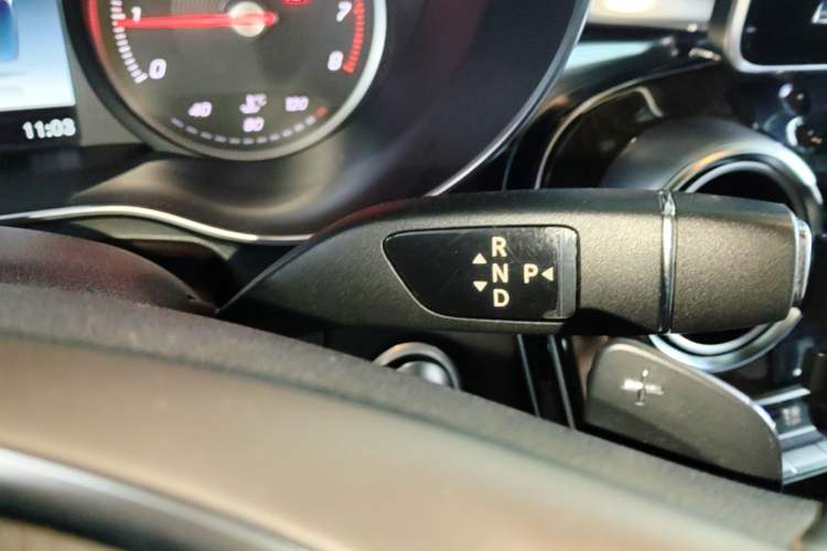 Used Mercedes-Benz GLC 2017 GLC 260 4MATIC Luxury Model Gear Lever