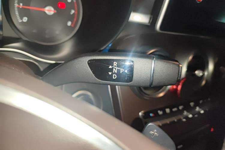 Used Mercedes-Benz GLC 2017 GLC 300 4MATIC Sport Edition Gear Lever