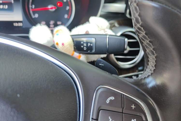 Used Mercedes-Benz GLC 2017 GLC 260 4MATIC Dynamic Edition Gear Lever