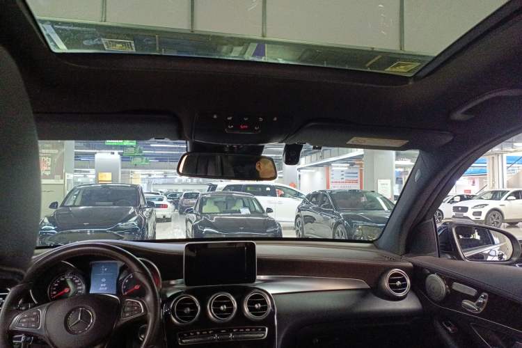 Used Mercedes-Benz GLC 2017 GLC 260 4MATIC Luxury Model Headliner