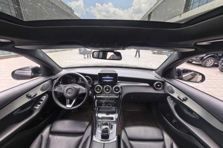 Used Mercedes-Benz GLC 2017 GLC 200 4MATIC Headliner