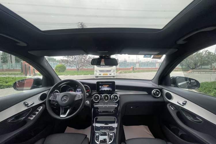 Used Mercedes-Benz GLC 2017 GLC 200 4MATIC Headliner