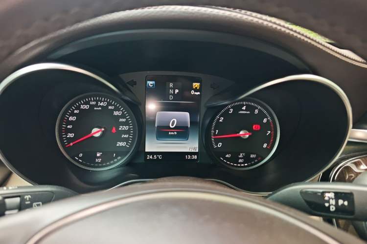 Used Mercedes-Benz GLC 2017 GLC 260 4MATIC Luxury Model Instrument Cluster
