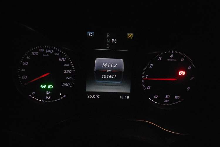 Used Mercedes-Benz GLC 2017 GLC 260 4MATIC Luxury Model Instrument Cluster