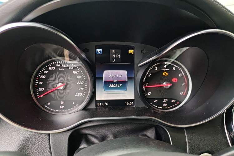 Used Mercedes-Benz GLC 2017 GLC 260 4MATIC Luxury Model Instrument Cluster