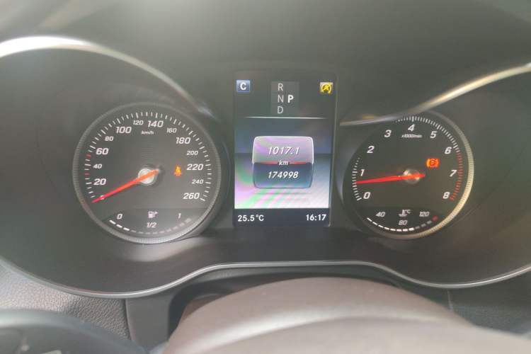 Used Mercedes-Benz GLC 2017 GLC 260 4MATIC Luxury Model Instrument Cluster