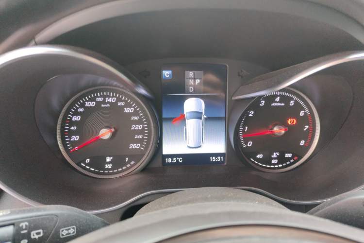 Used Mercedes-Benz GLC 2017 GLC 260 4MATIC Luxury Model Instrument Cluster