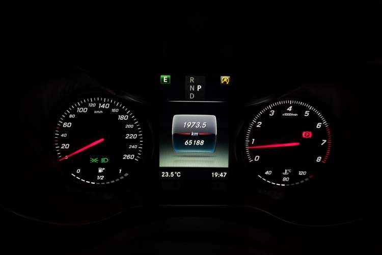 Used Mercedes-Benz GLC 2017 GLC 260 4MATIC Luxury Model Instrument Cluster