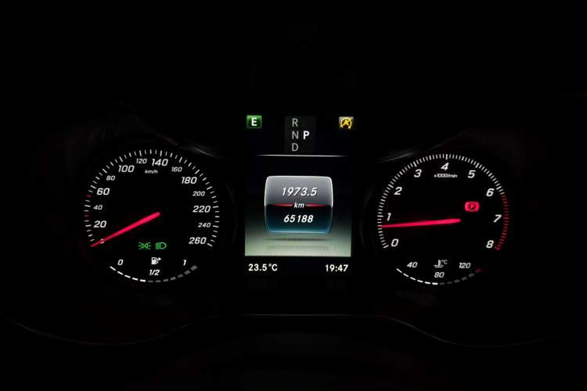 Used Mercedes-Benz GLC 2017 GLC 260 4MATIC Luxury Model Instrument Cluster