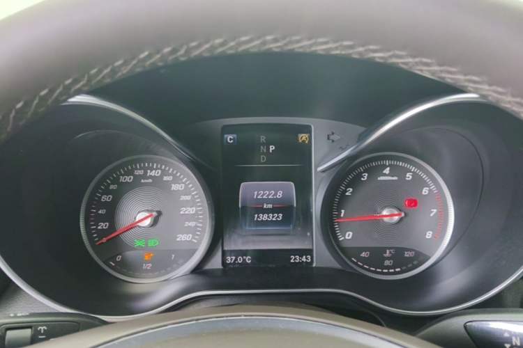 Used Mercedes-Benz GLC 2017 GLC 260 4MATIC Luxury Model Instrument Cluster
