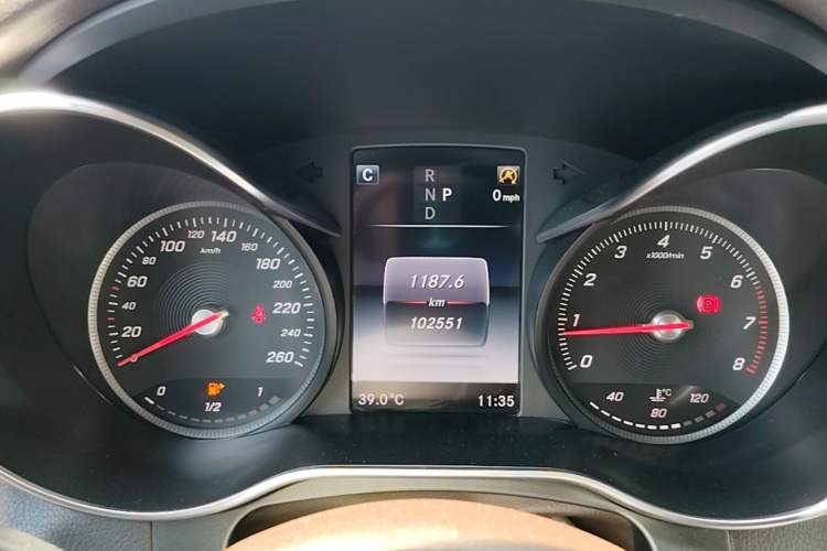 Used Mercedes-Benz GLC 2017 GLC 260 4MATIC Luxury Model Instrument Cluster