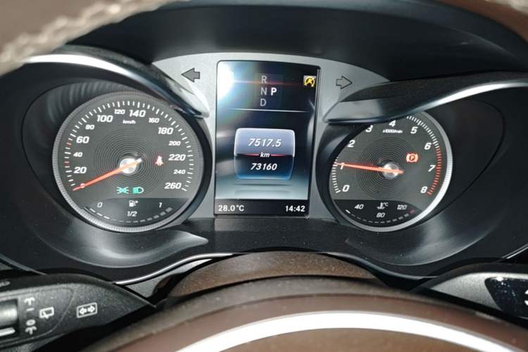 Used Mercedes-Benz GLC 2017 GLC 260 4MATIC Dynamic Edition Instrument Cluster