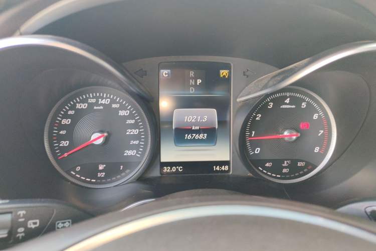 Used Mercedes-Benz GLC 2017 GLC 260 4MATIC Luxury Model Instrument Cluster