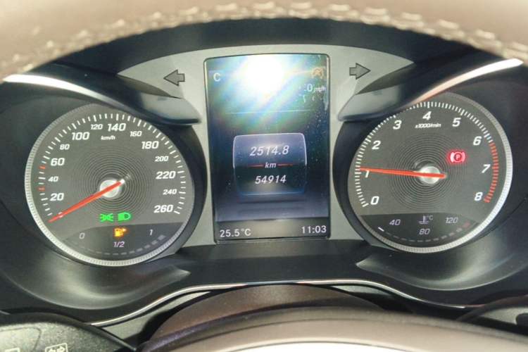 Used Mercedes-Benz GLC 2017 GLC 260 4MATIC Luxury Model Instrument Cluster