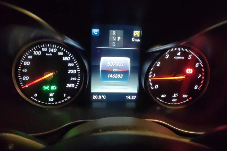 Used Mercedes-Benz GLC 2017 GLC 260 4MATIC Luxury Model Instrument Cluster