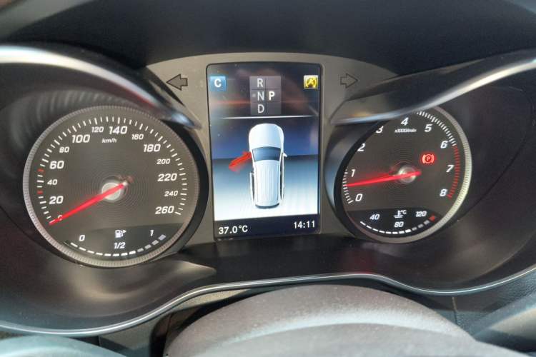 Used Mercedes-Benz GLC 2017 GLC 260 4MATIC Luxury Model Instrument Cluster