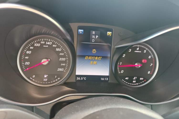 Used Mercedes-Benz GLC 2017 GLC 300 4MATIC Luxury Model Instrument Cluster