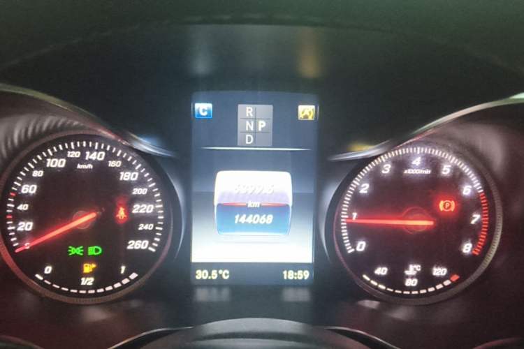 Used Mercedes-Benz GLC 2017 GLC 260 4MATIC Luxury Model Instrument Cluster