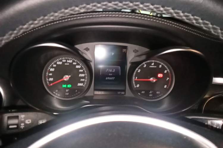 Used Mercedes-Benz GLC 2017 GLC 260 4MATIC Luxury Model Instrument Cluster