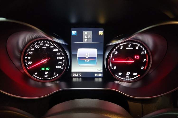 Used Mercedes-Benz GLC 2017 GLC 260 4MATIC Luxury Model Instrument Cluster