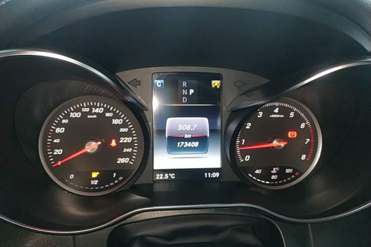 Used Mercedes-Benz GLC 2017 GLC 260 4MATIC Dynamic Edition Instrument Cluster