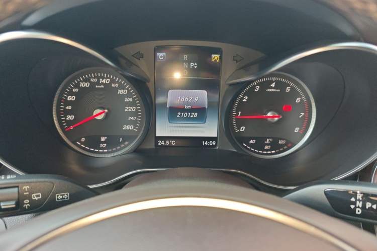 Used Mercedes-Benz GLC 2017 GLC 300 4MATIC Sport Edition Instrument Cluster