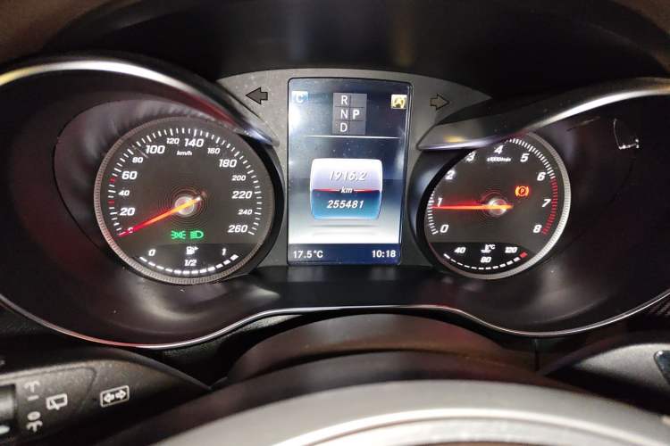 Used Mercedes-Benz GLC 2017 GLC 260 4MATIC Luxury Model Instrument Cluster