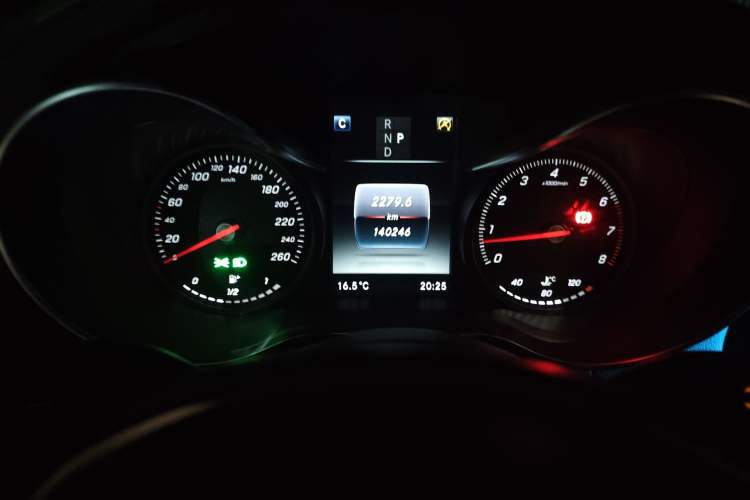 Used Mercedes-Benz GLC 2017 GLC 260 4MATIC Luxury Model Instrument Cluster