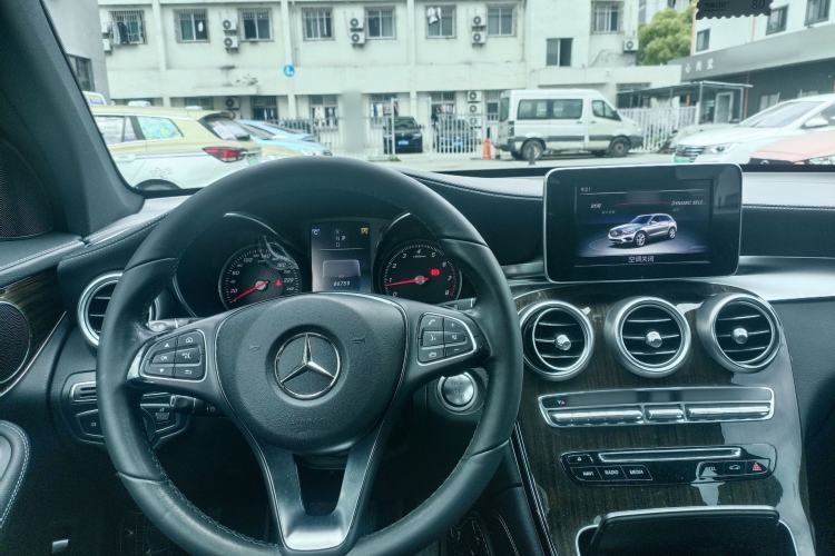 Used Mercedes-Benz GLC 2017 GLC 260 4MATIC Dynamic Edition Interior 1