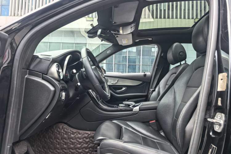 Used Mercedes-Benz GLC 2017 GLC 200 4MATIC Interior 1