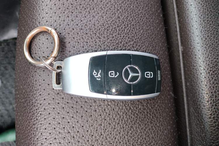 Used Mercedes-Benz GLC 2017 GLC 200 4MATIC Interior 1