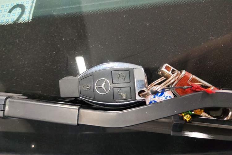 Used Mercedes-Benz GLC 2017 GLC 300 4MATIC Sport Edition Interior 1