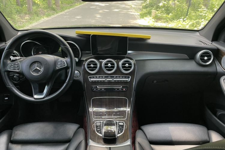 Used Mercedes-Benz GLC 2017 GLC 260 4MATIC Dynamic Edition Interior 1