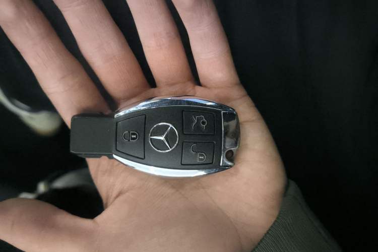 Used Mercedes-Benz GLC 2017 GLC 260 4MATIC Luxury Model Interior 1