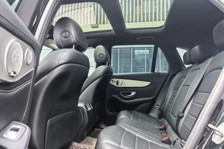 Used Mercedes-Benz GLC 2017 GLC 200 4MATIC Interior 2